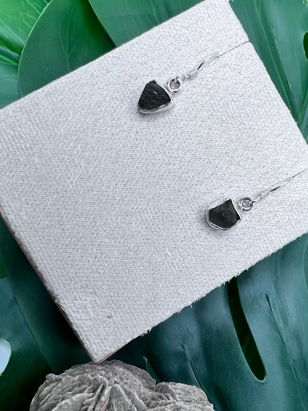 Cosmic Descent Moldavite Drops
Raw Moldavite · Transformation · Higher Guidance