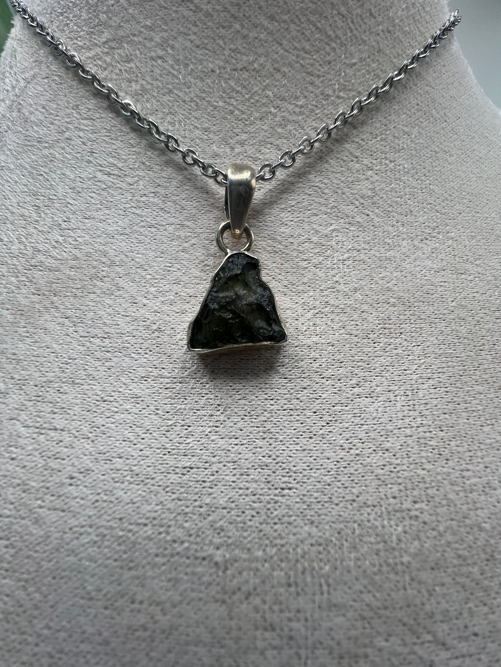 Celestial Rift Moldavite Pendant
Quantum Awakening · Timeline Shift · Soul Activation