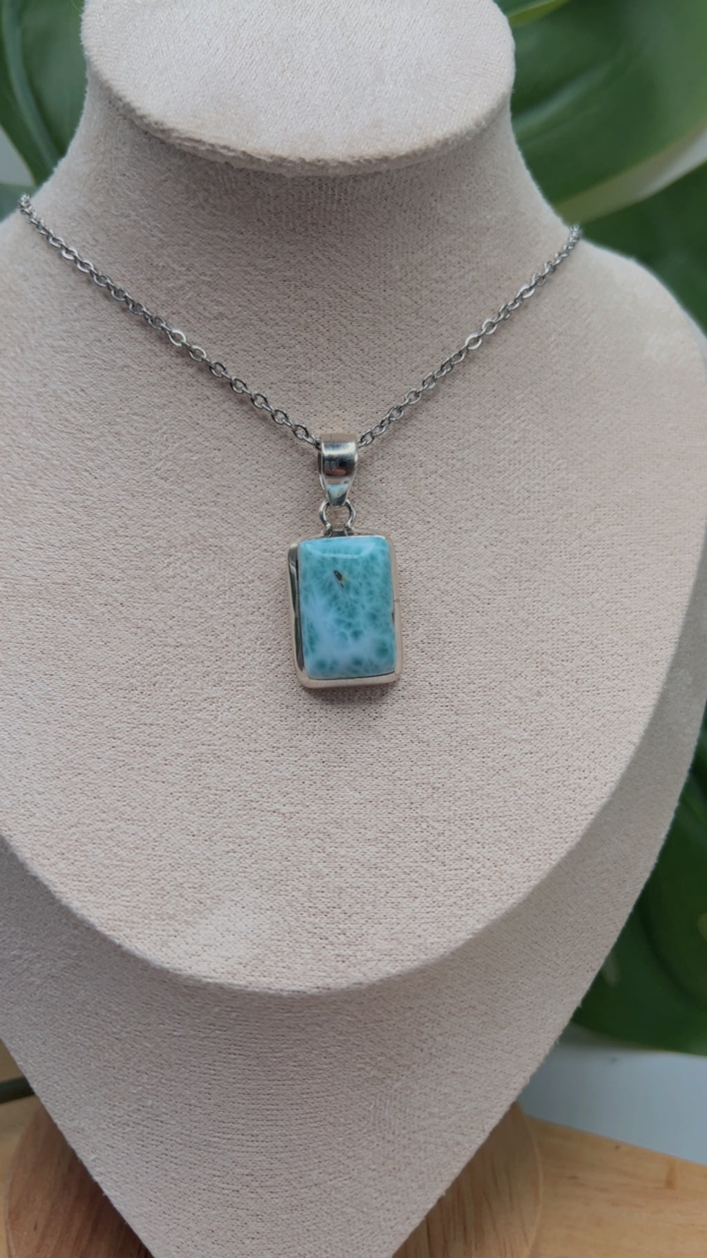 Atlantean Tide Larimar Pendant
Ancient Wisdom · Calm Strength · Soul Flow