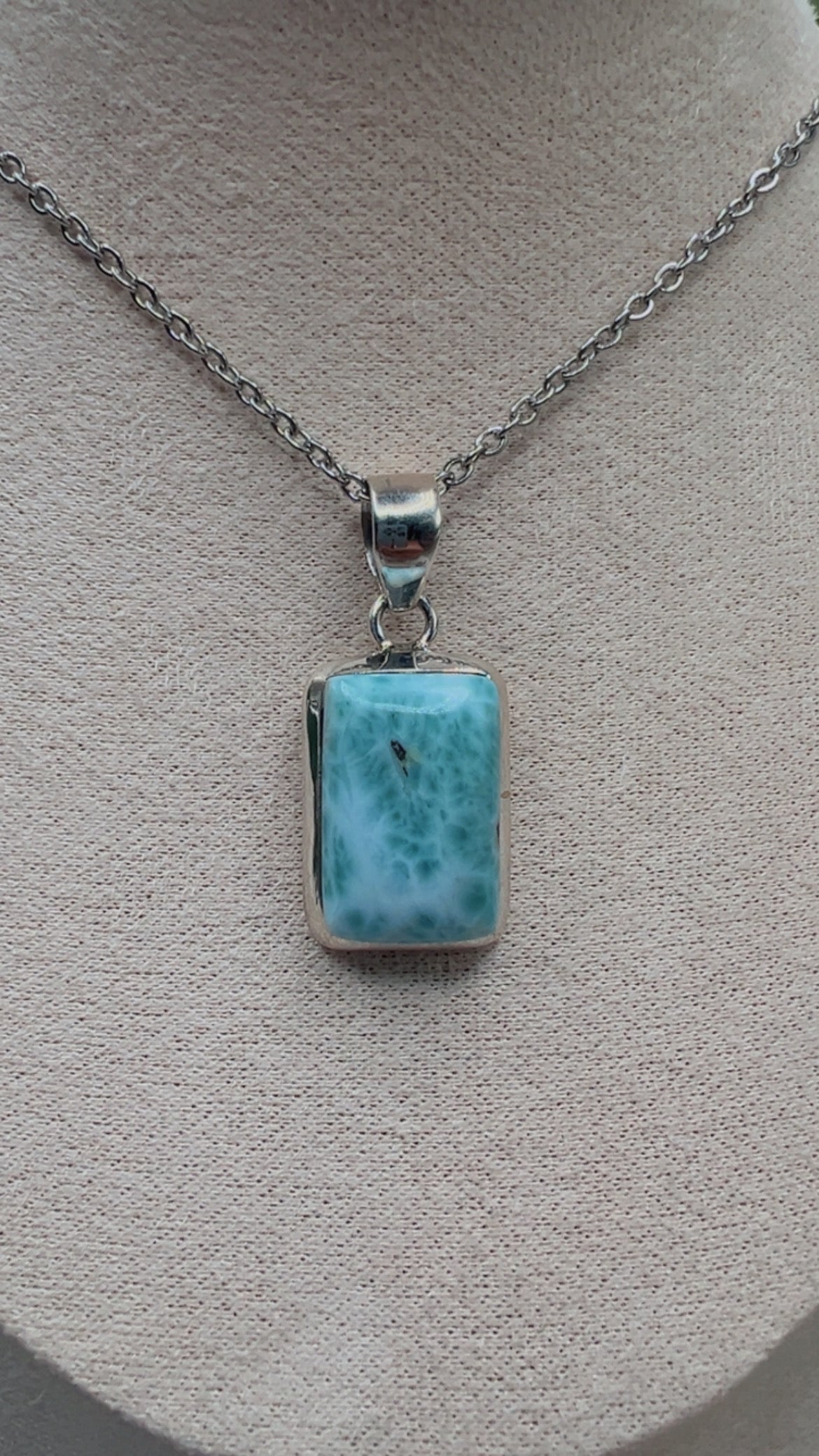 Atlantean Tide Larimar Pendant
Ancient Wisdom · Calm Strength · Soul Flow