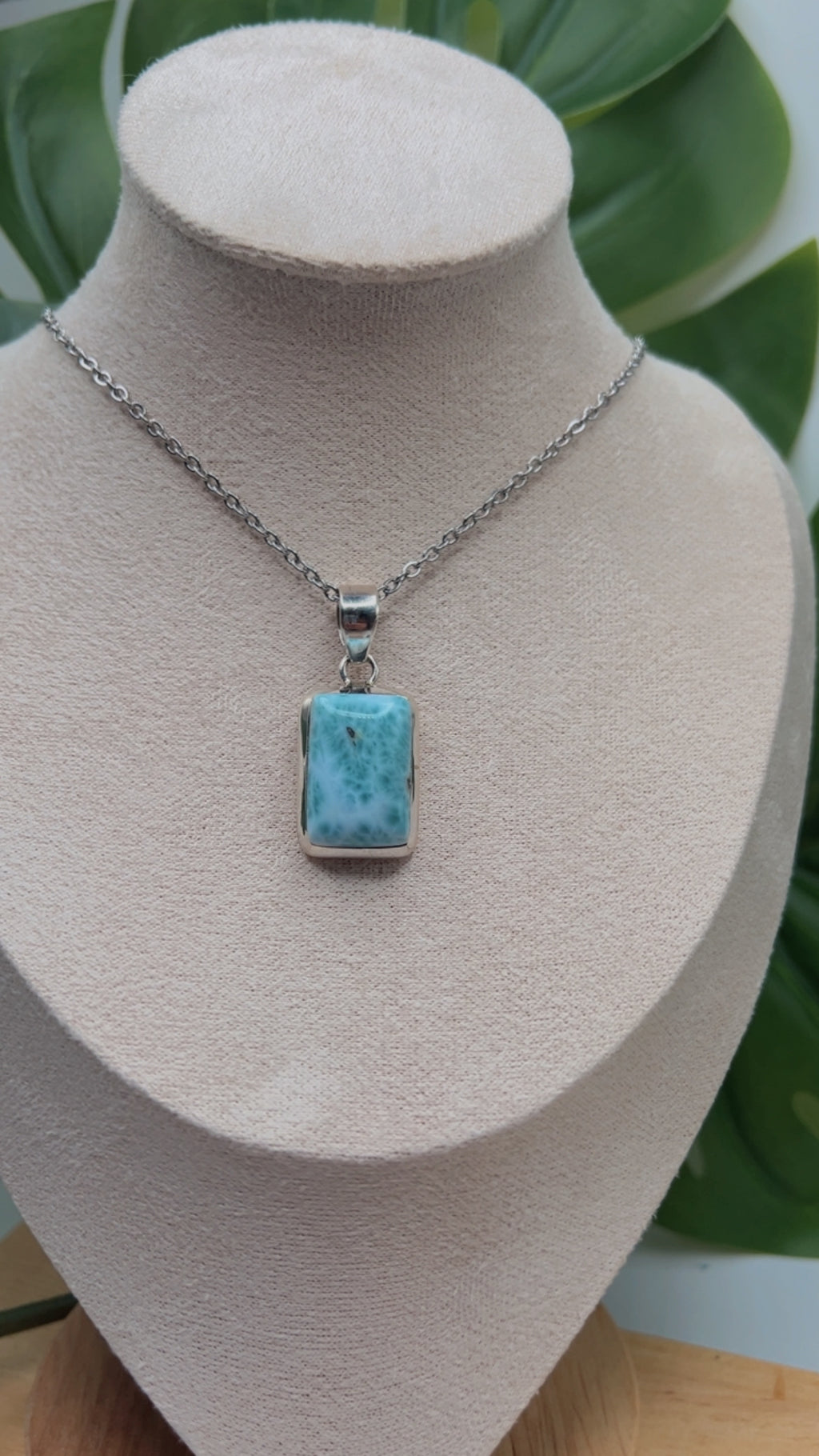 Atlantean Tide Larimar Pendant
Ancient Wisdom · Calm Strength · Soul Flow