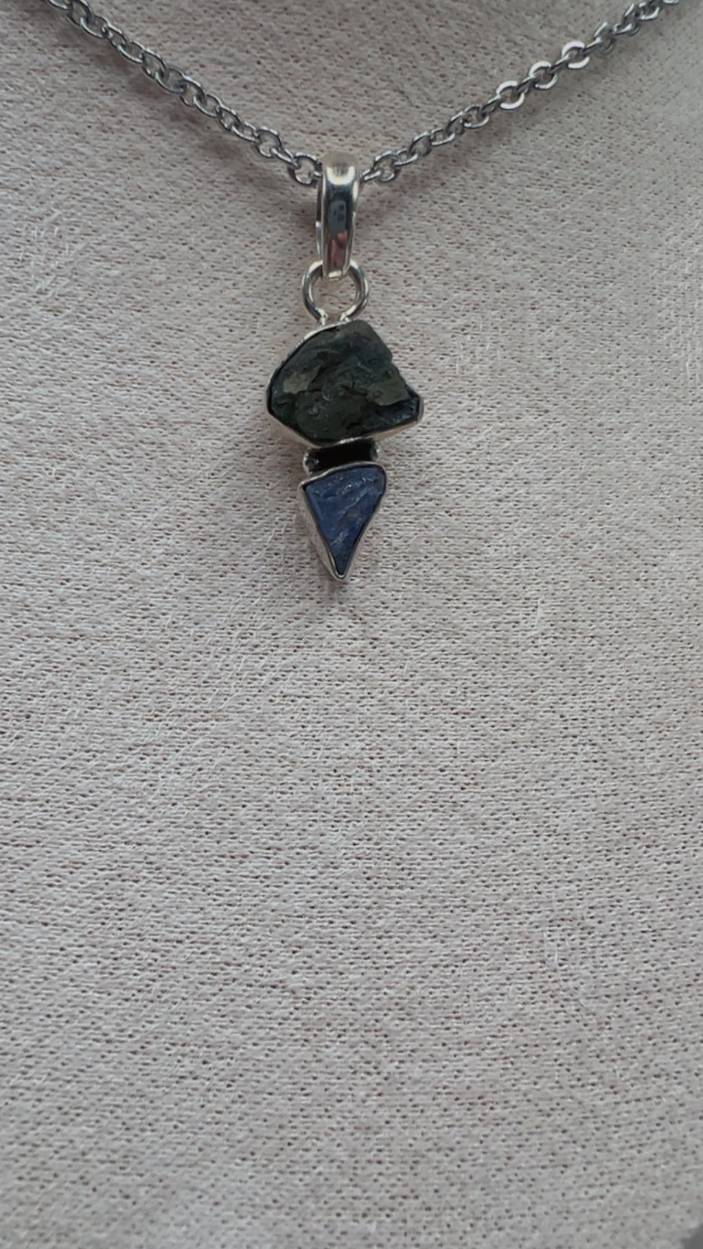 Starseed Sovereign Pendant
Moldavite × Tanzanite · Higher Wisdom · Divine Purpose