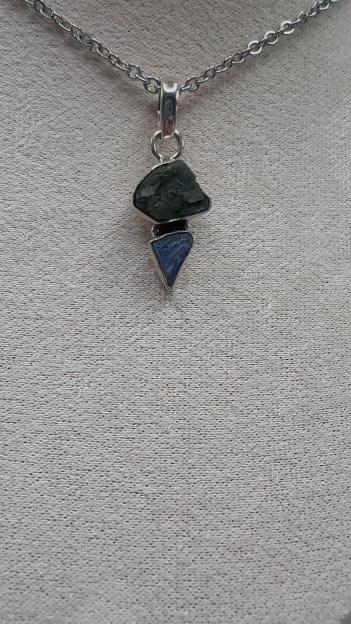 Starseed Sovereign Pendant
Moldavite × Tanzanite · Higher Wisdom · Divine Purpose