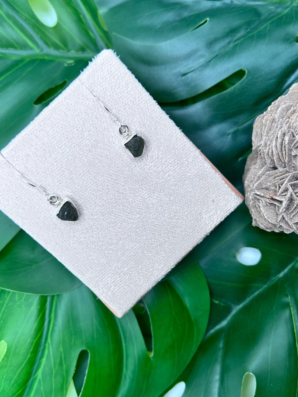 Cosmic Descent Moldavite Drops
Raw Moldavite · Transformation · Higher Guidance
