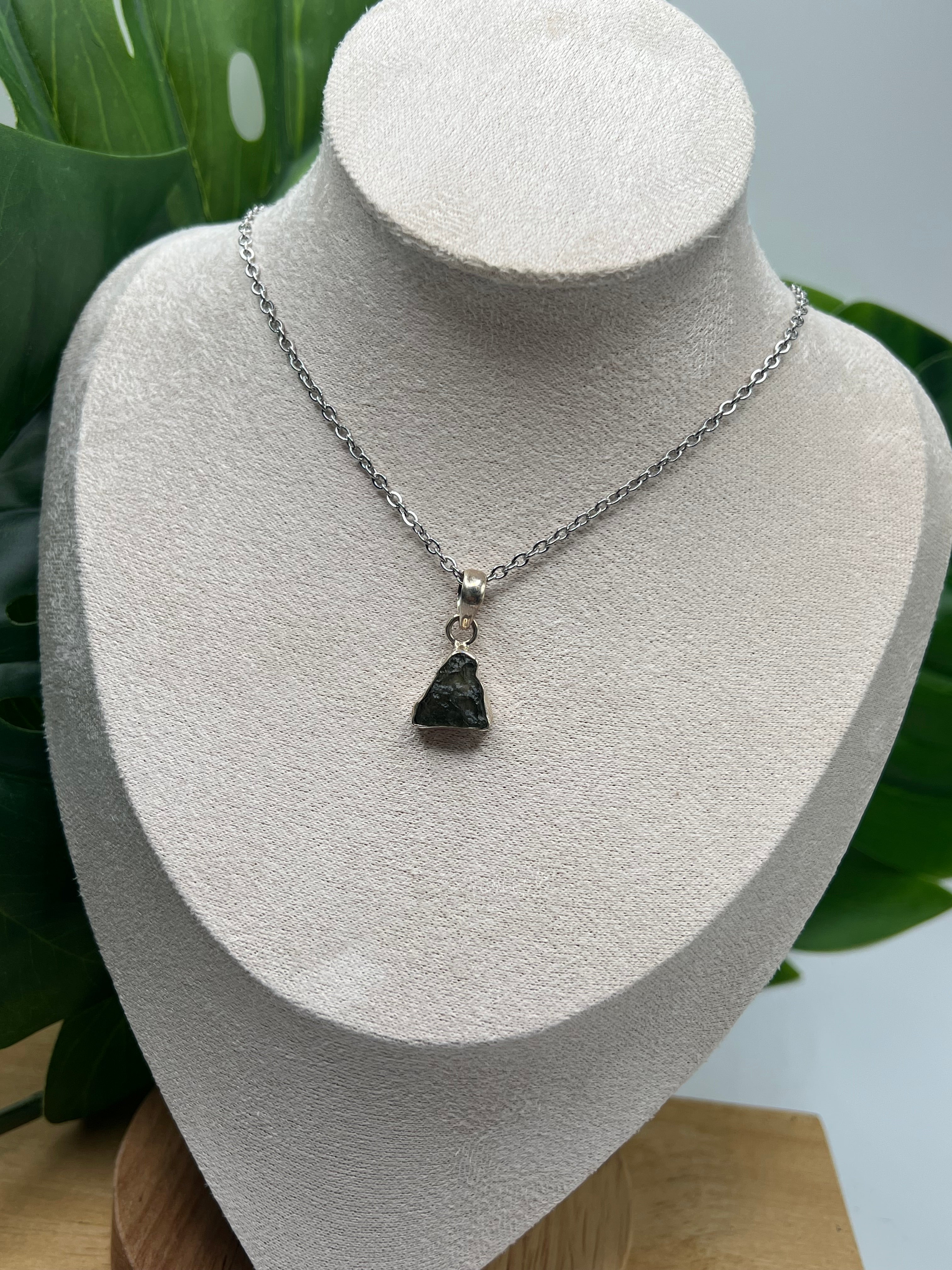 Celestial Rift Moldavite Pendant
Quantum Awakening · Timeline Shift · Soul Activation