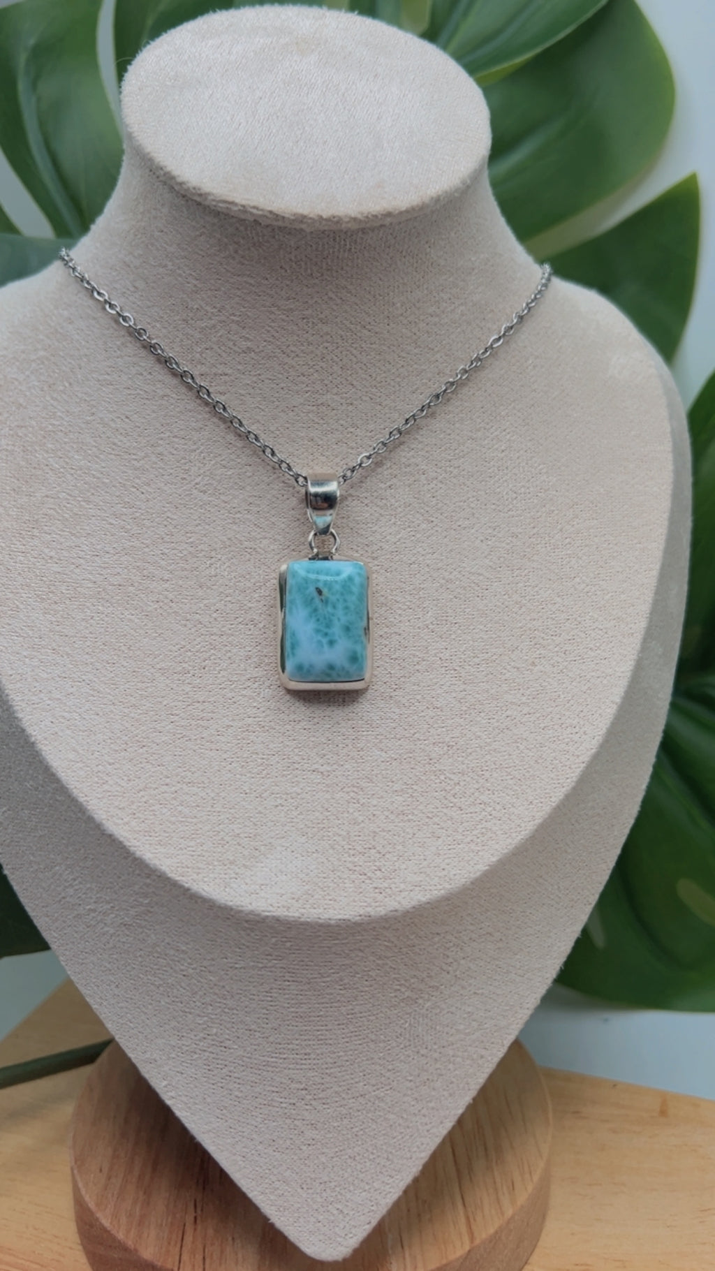 Atlantean Tide Larimar Pendant
Ancient Wisdom · Calm Strength · Soul Flow